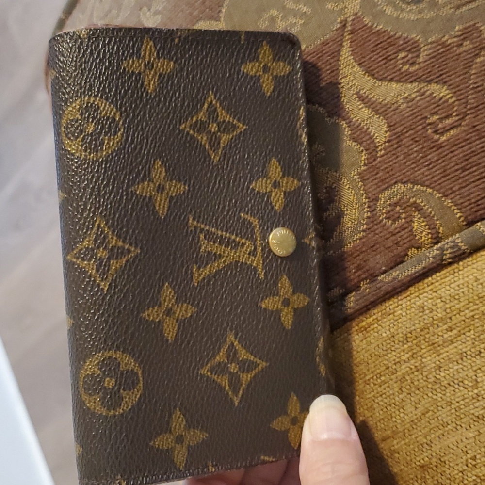 LV Mono Snap Coin Purse
